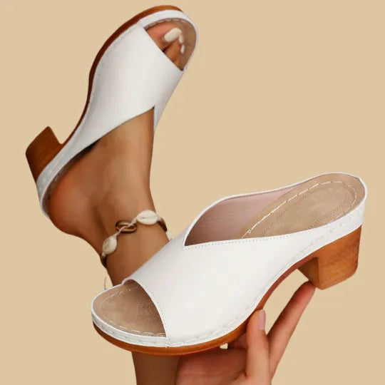 Una Women's Chunky Block Heel Buckle Sandals, view 8
