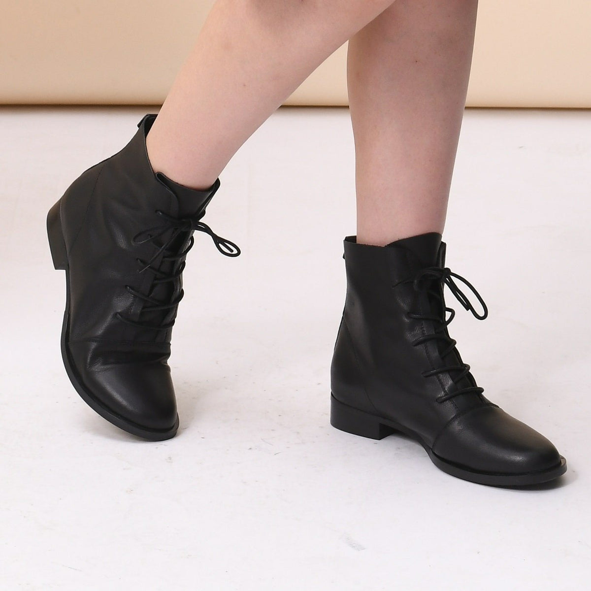 Nell Women's Retro Lace Up Leather Ankle Boots, view 10