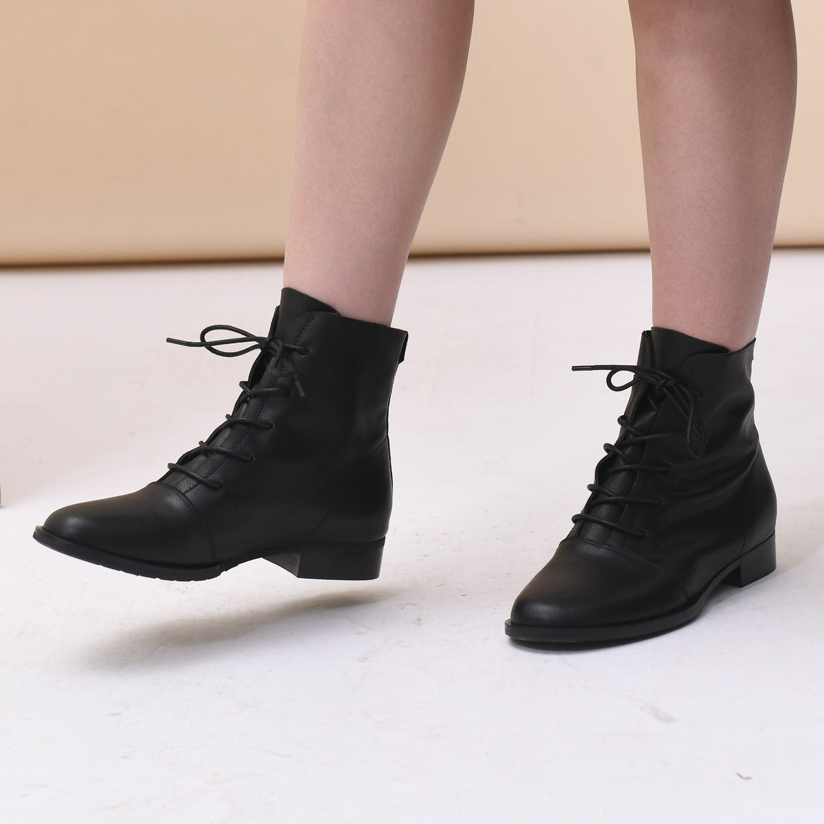 Nell Women's Retro Lace Up Leather Ankle Boots, view 9