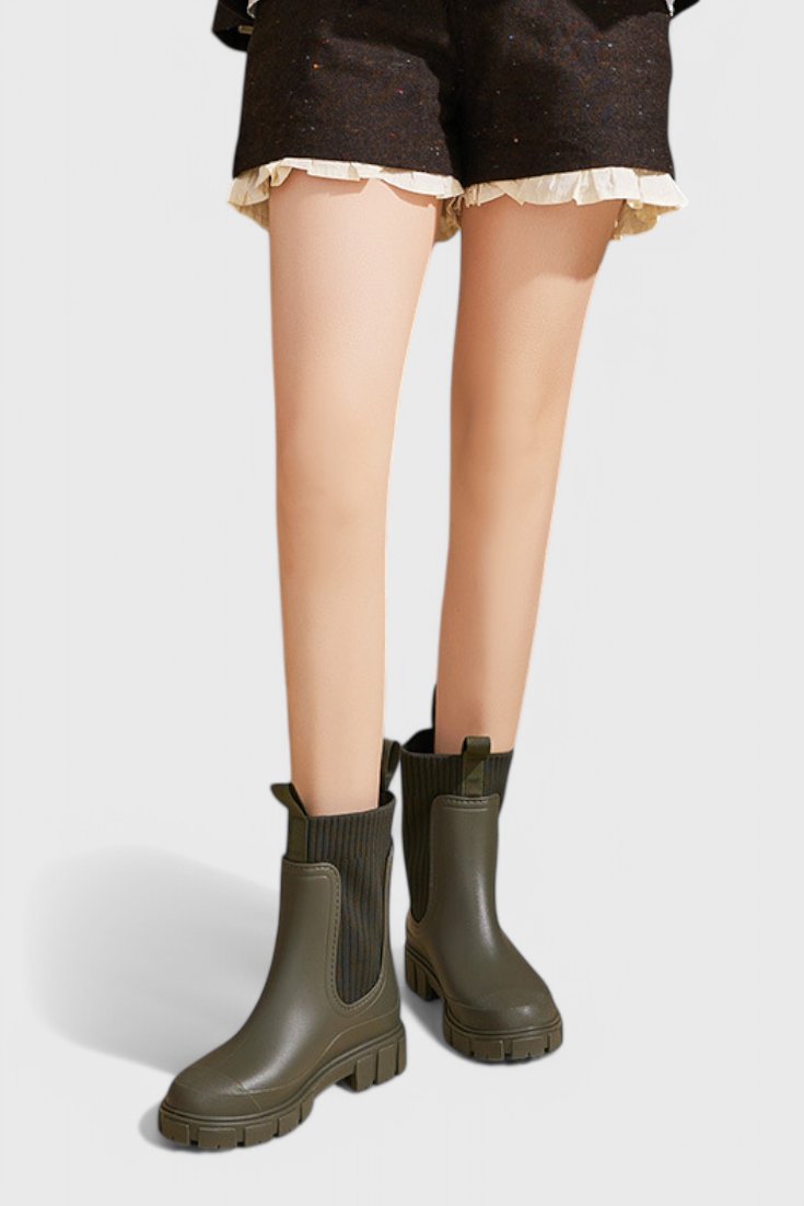 Poppy Women's Ribbed Pull On Chelsea Boots, view 11