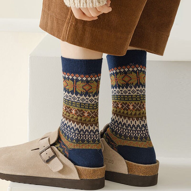 Pippa Women's Floral Cotton Blend Slouch Socks, view 6