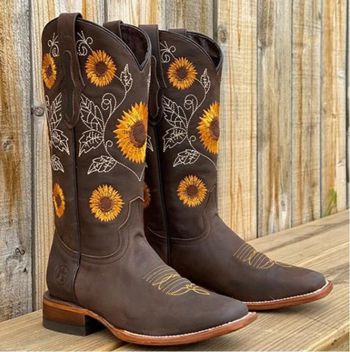 Wren Women's Sunflower Embroidered Pull On Western Boots, view 2
