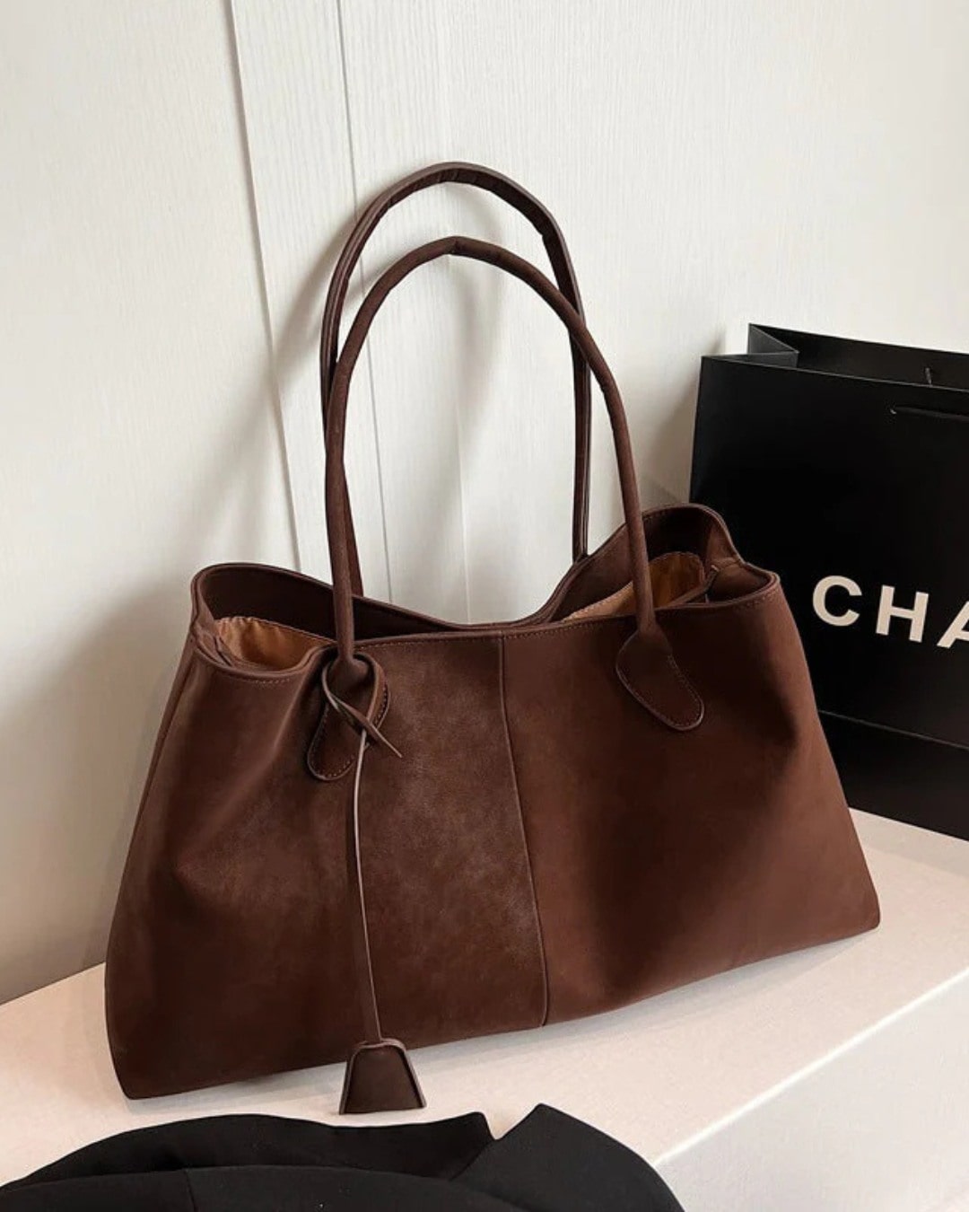 Mara Women's Suede Look Faux Leather Tote Bag, view 9