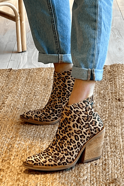 Belmonte Women's Pointed Toe Western Boots, view 4