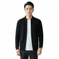 Men's vest with zip closure and warm design