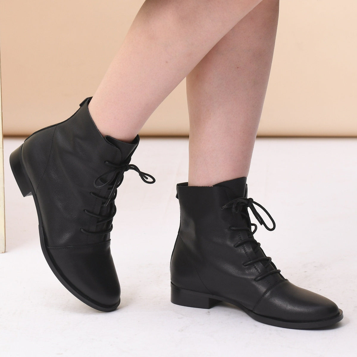 Nell Women's Retro Lace Up Leather Ankle Boots, view 11