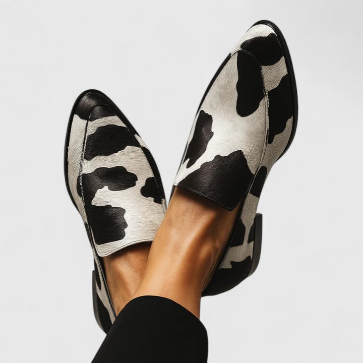 Quinzee Women's Slip On Printed Loafers, view 2