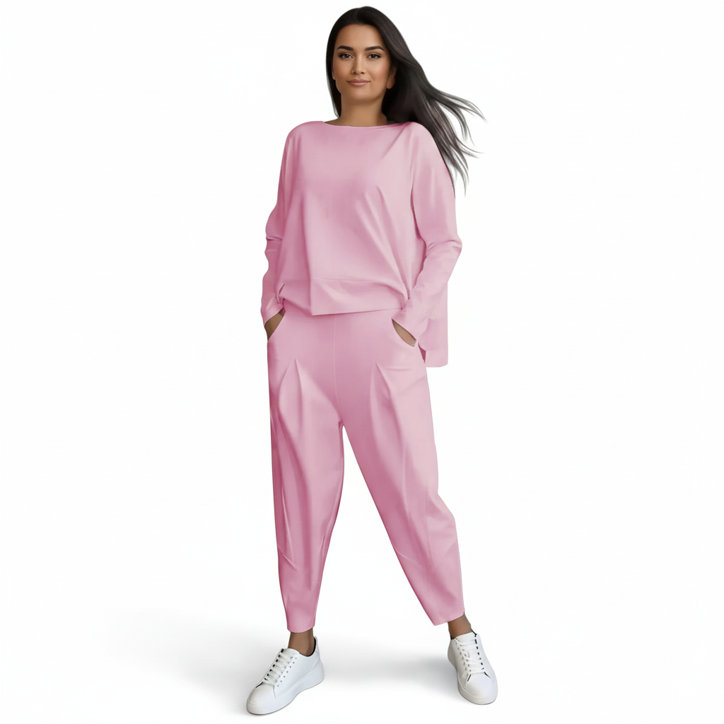 Women's Set with Round Neckline and Modern Style