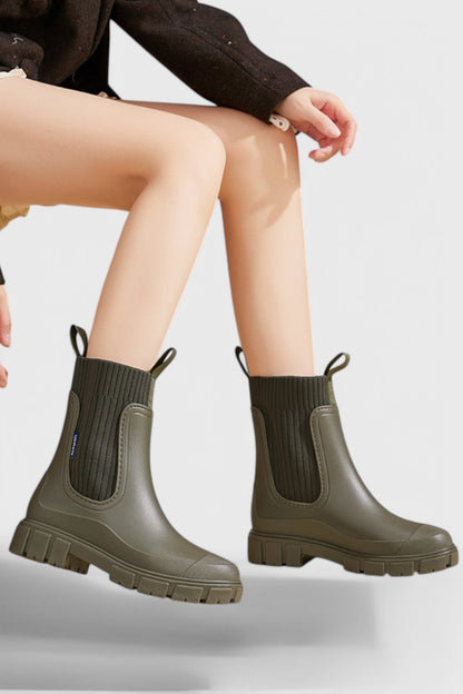 Poppy Women's Ribbed Pull On Chelsea Boots, view 10