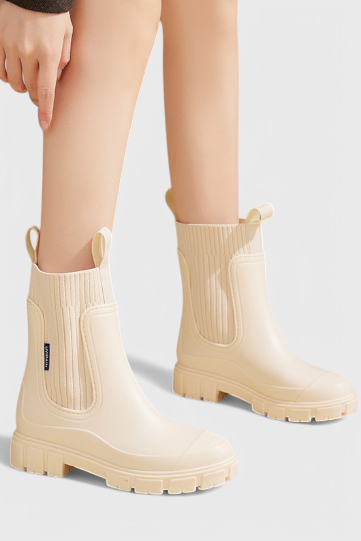 Poppy Women's Ribbed Pull On Chelsea Boots, view 6