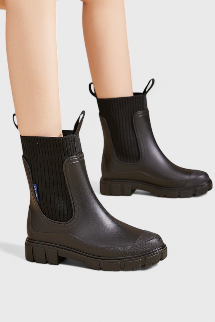 Poppy Women's Ribbed Pull On Chelsea Boots, view 9