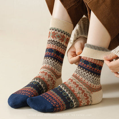 Pippa Women's Floral Cotton Blend Slouch Socks, view 1